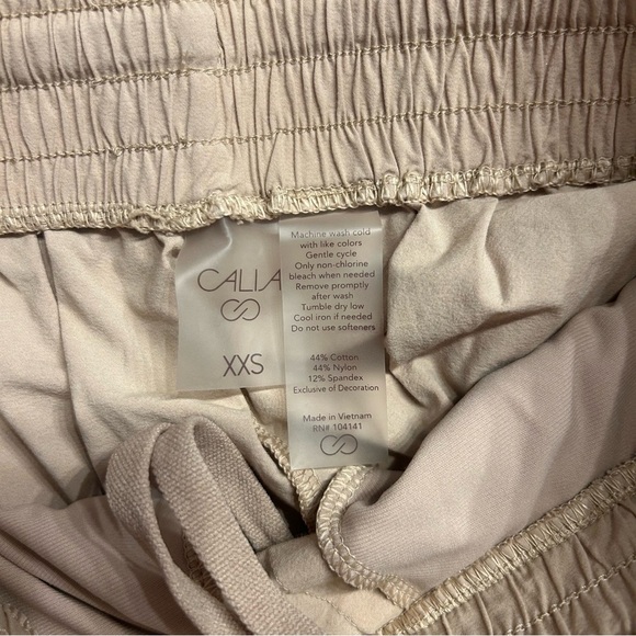 CALIA Women's Double Layer Hem Pleated Shorts in Sandstone Gray, Khaki, Size XXS - Picture 9 of 9